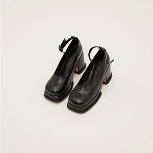 Brooklyn indie shoe brand Peche. Style name: Tezza. Lightly worn once.